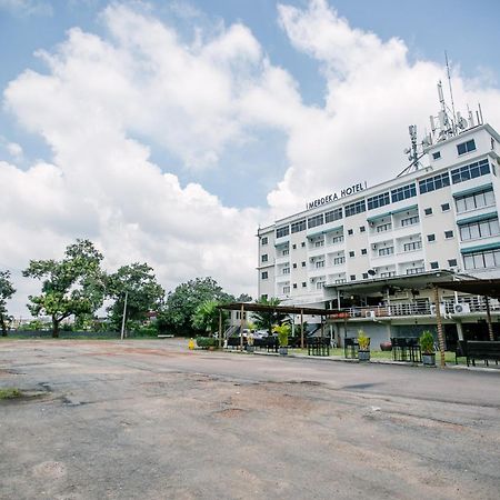Merdeka Hotel Kluang Exterior photo