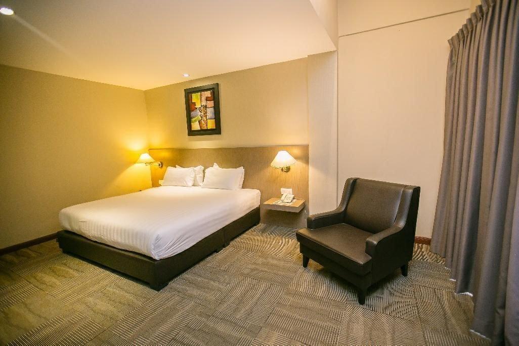 Merdeka Hotel Kluang Exterior photo