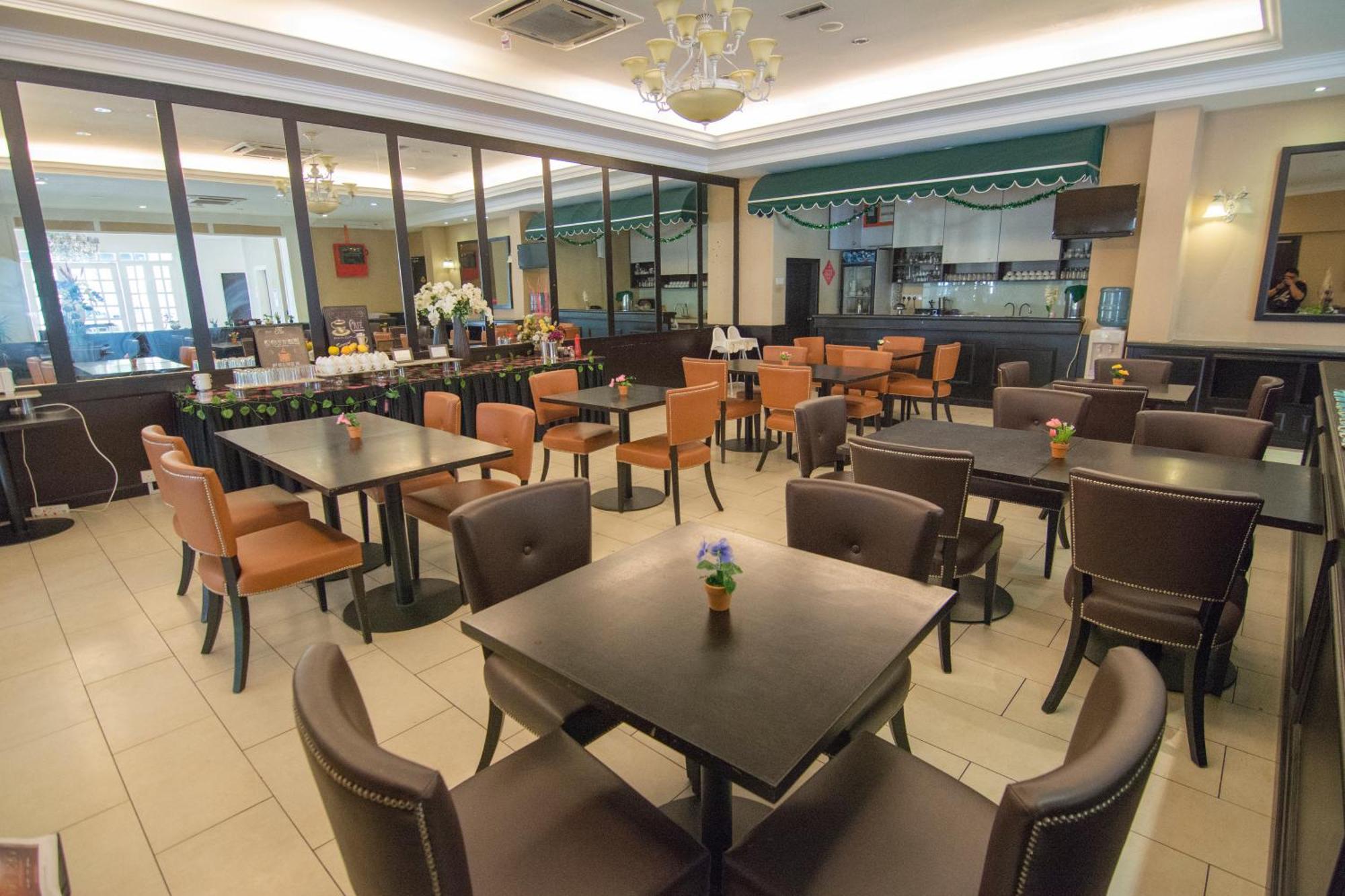 Merdeka Hotel Kluang Exterior photo