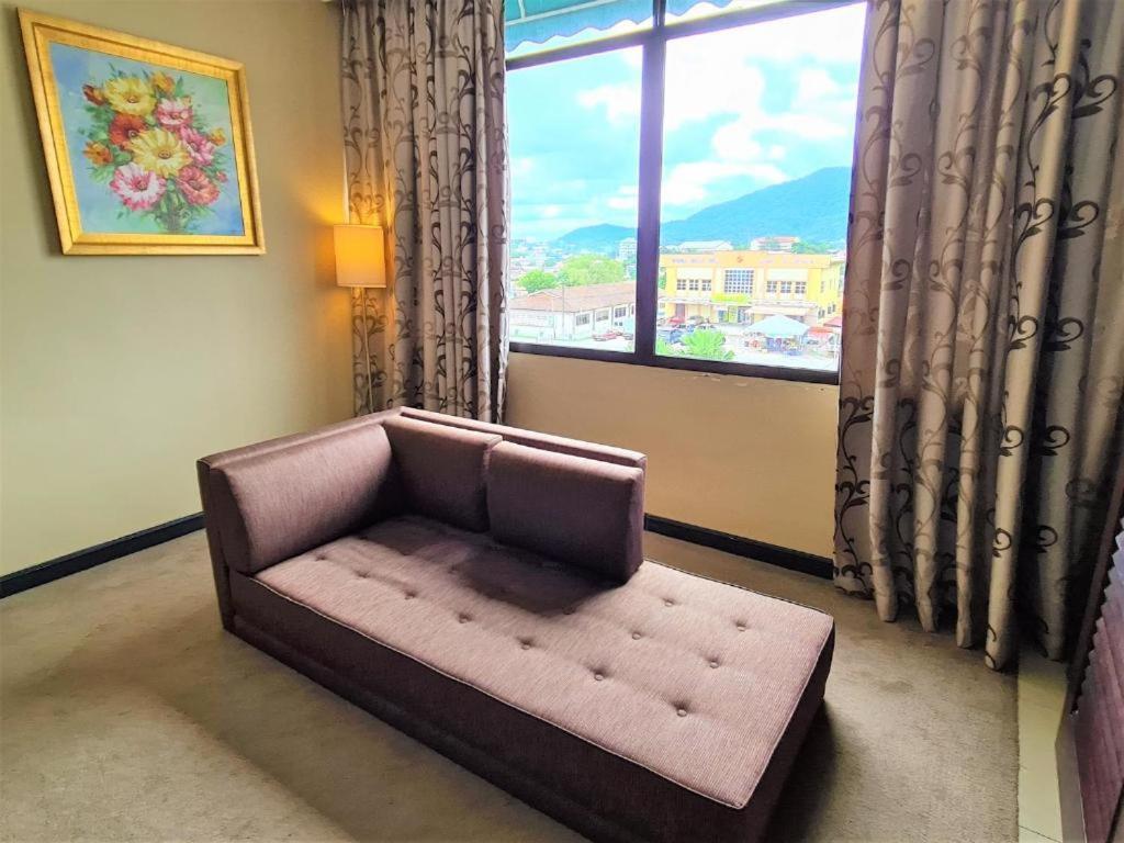 Merdeka Hotel Kluang Exterior photo