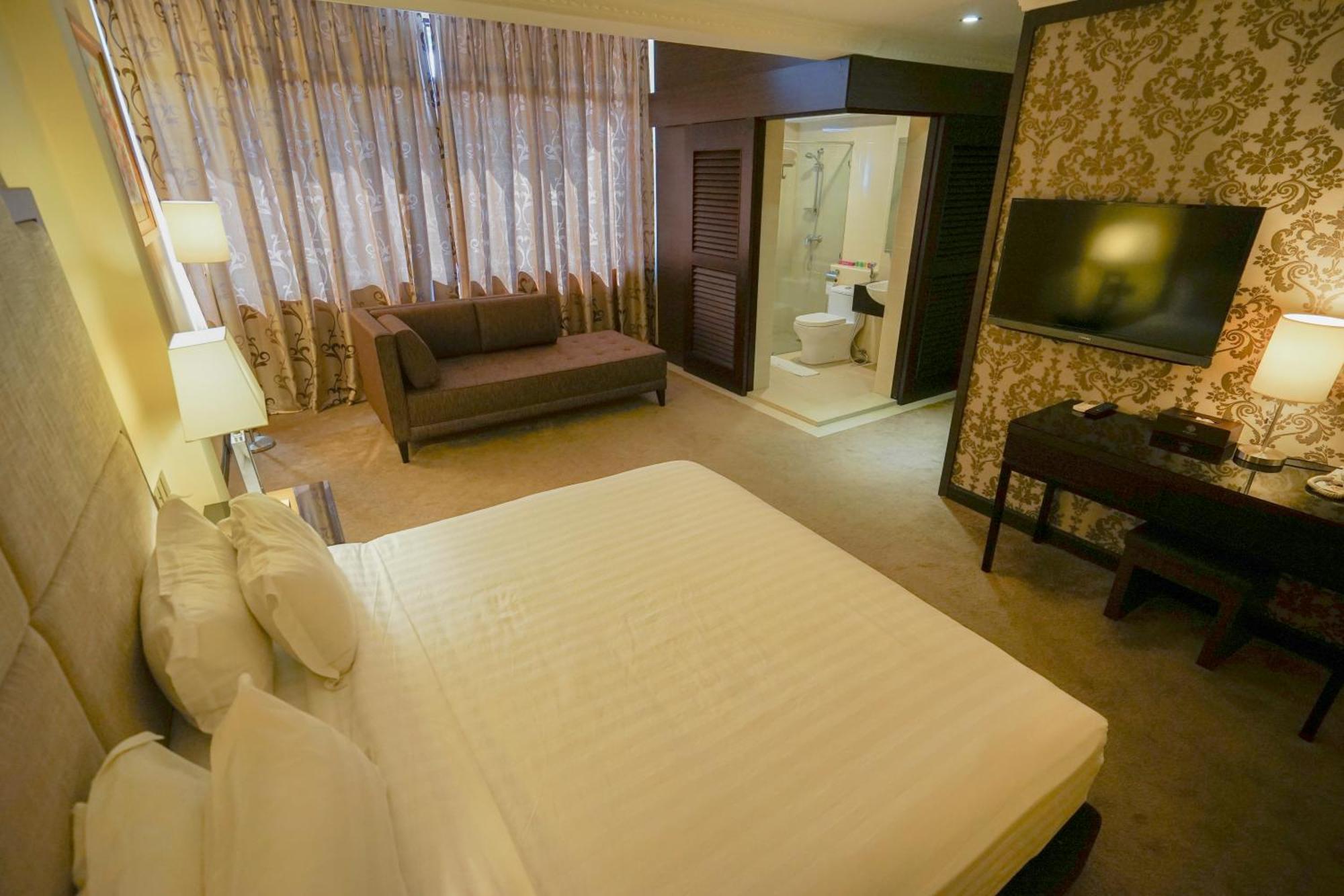 Merdeka Hotel Kluang Exterior photo