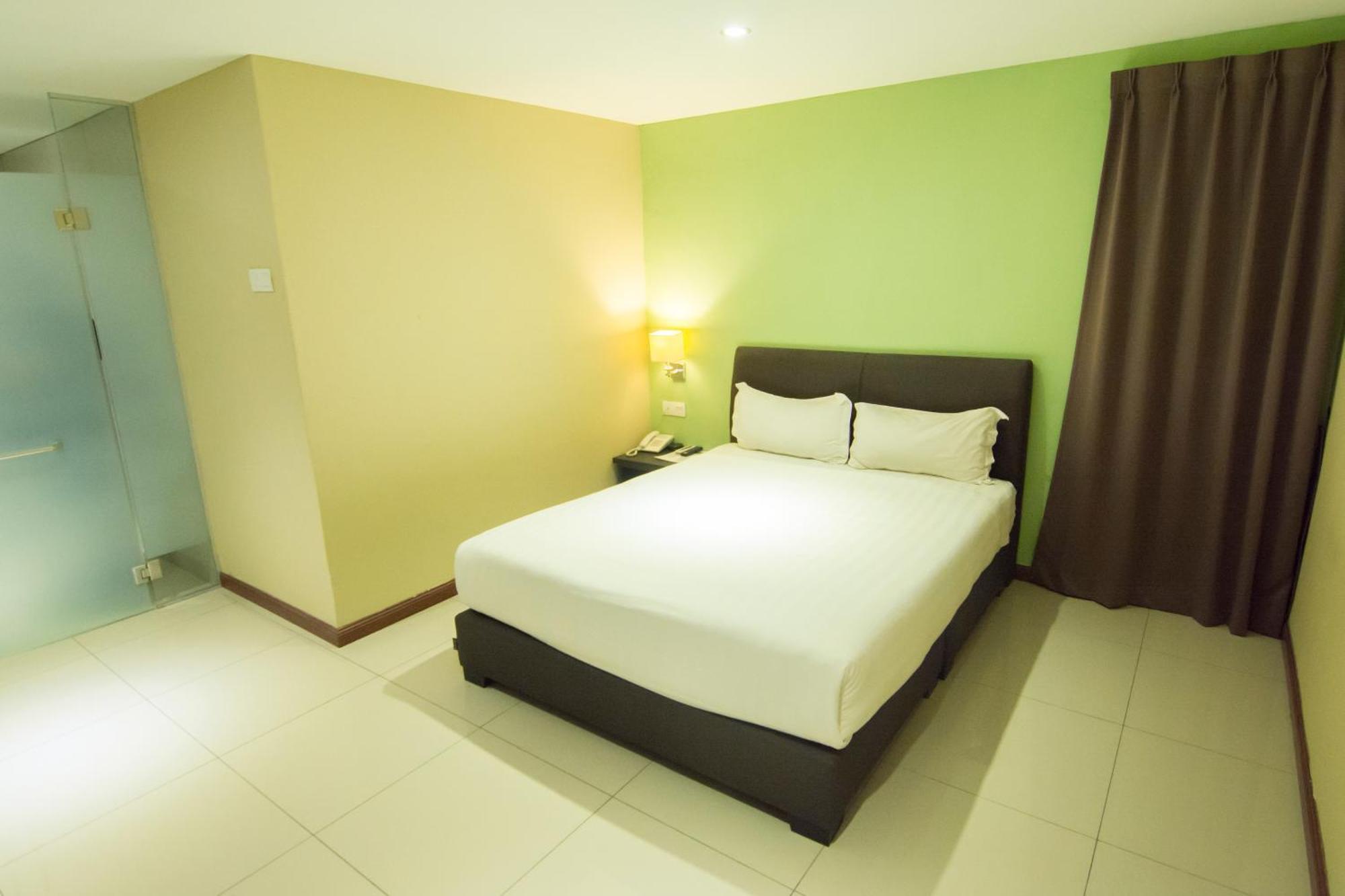 Merdeka Hotel Kluang Exterior photo