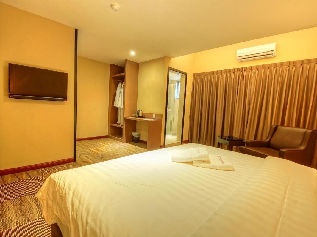 Merdeka Hotel Kluang Exterior photo